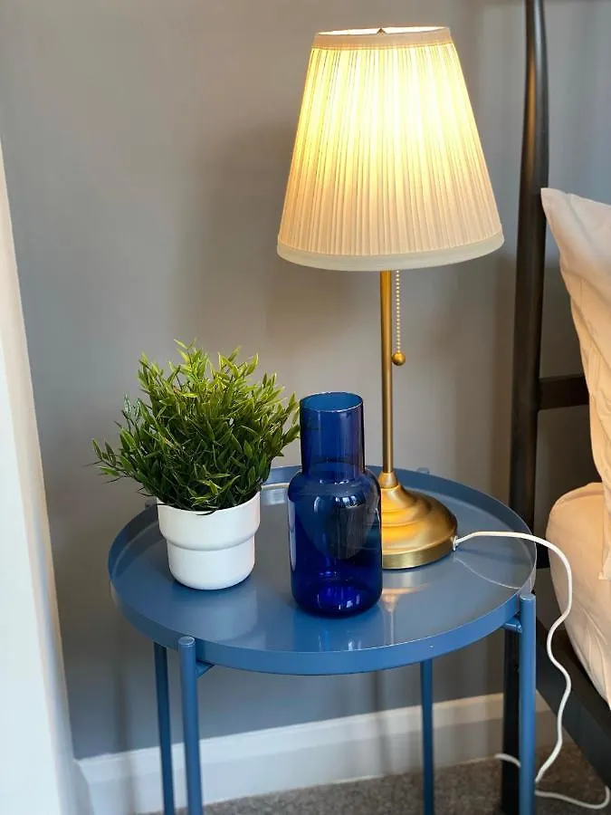 Apartmán Trendy Stylish Apartment! - 5 Minute Walk To The Best Beach! - Great Location - Parking - Fast Wifi - Smart Tv - Newly Decorated - Sleeps Up To 6! Close To Bournemouth & Poole Town Centre & Sandbanks